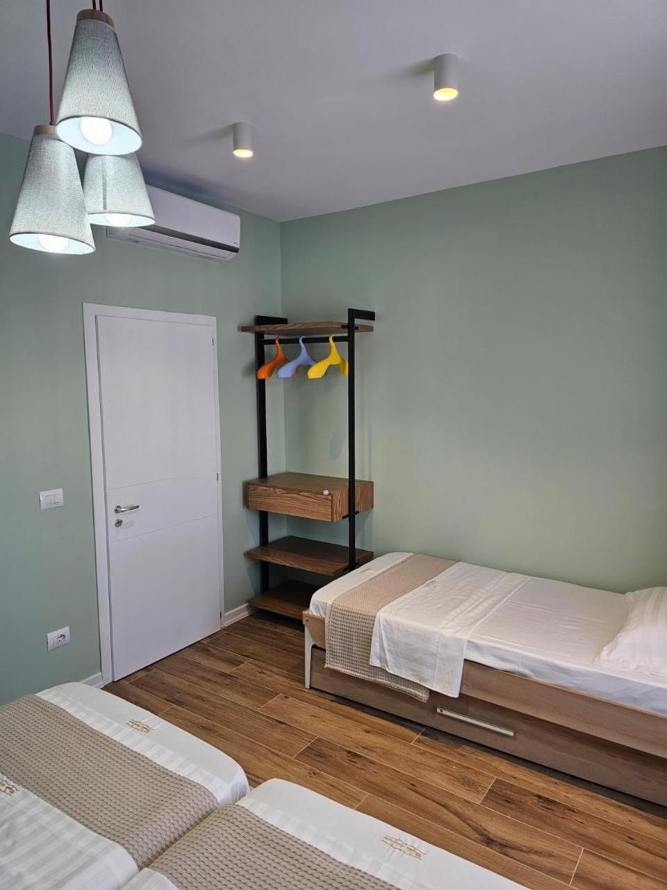 Klaudia Apartments Himare Luaran gambar