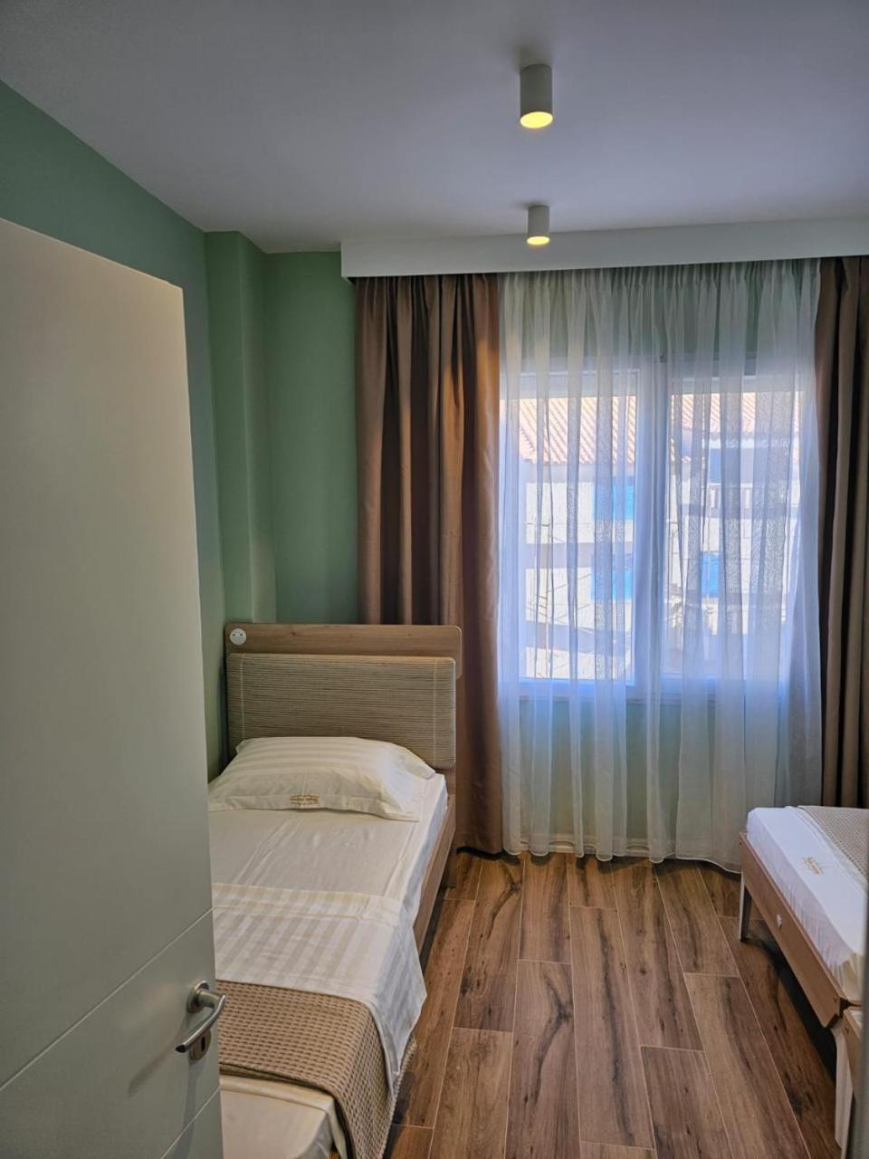 Klaudia Apartments Himare Luaran gambar
